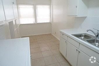 5th image of 1331 N Alta Vista Blvd #107