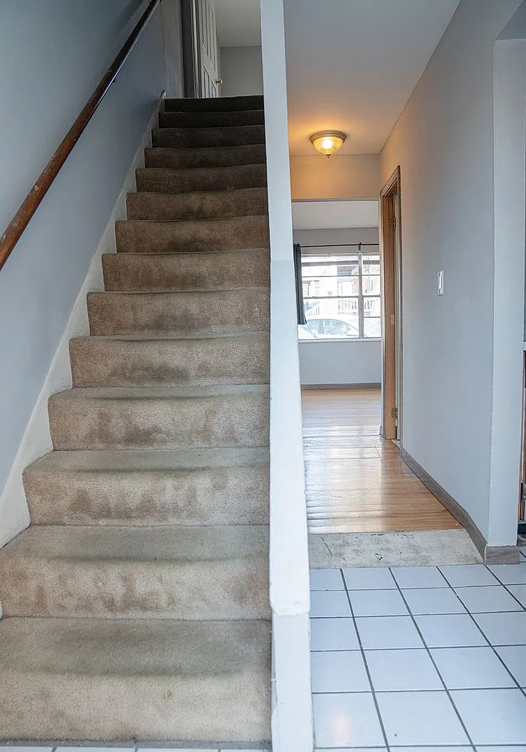 152 Chittenden 2 bedroom 1 1/2 bath townhouses — Photo 2