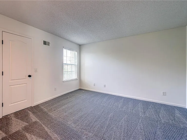 15922 W 91st Ter — Photo 16