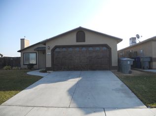 1951 Truman Dr, Madera, CA 93638