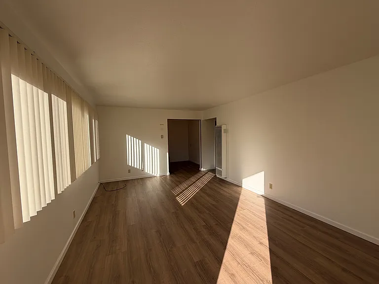 863 Commercial Ave #3 — Photo 3