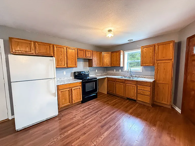 209 Wilkerson Ave — Photo 2