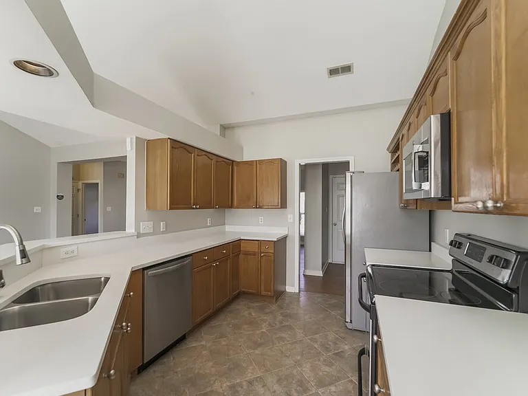 4031 Huntmeadow Dr — Photo 8