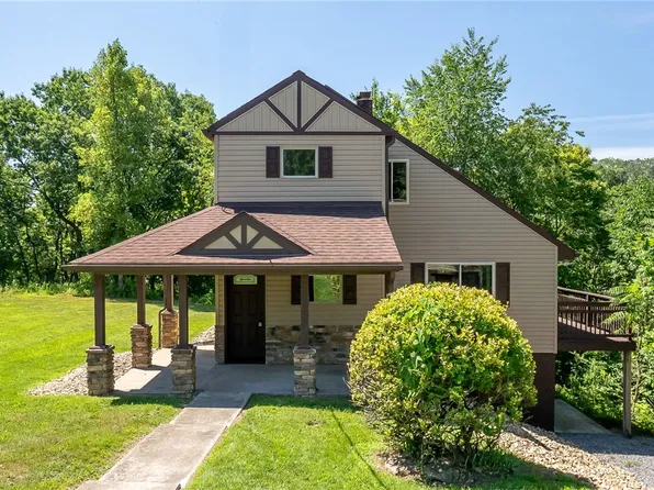 267 Center Dr, Beaver, PA 15009