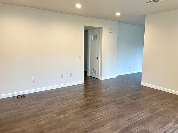 3rd image of 1627 Lyndon St APT C