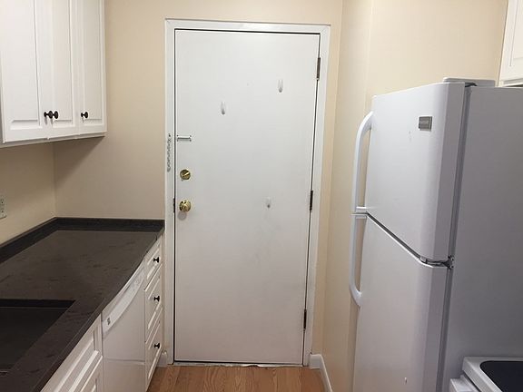 5th image of 259 Rock St APT A6