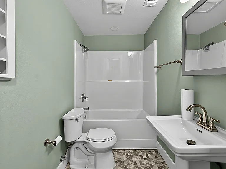 971 W 8th Ave — Photo 20