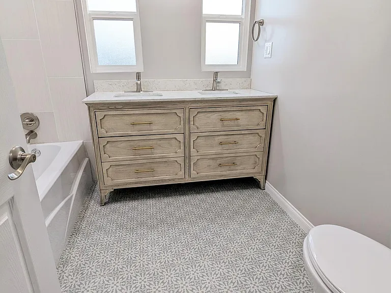 1835 W Colegrove Ave — Photo 19