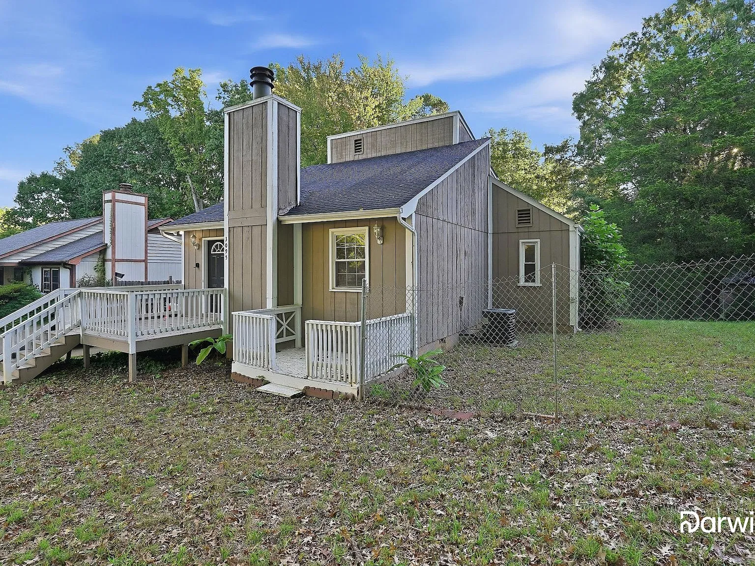 3 bed, 2.0 bath, 1411 sqft, $1,595 — Photo 2