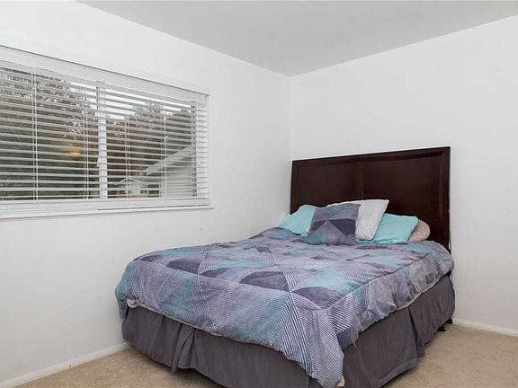 5th image of 10261 Cedarhurst Dr