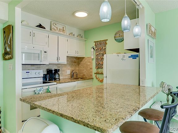 5th image of 303 Atlantic Ave APT 303