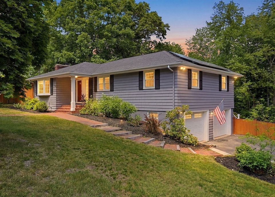 1st image of 5 Stanford Dr