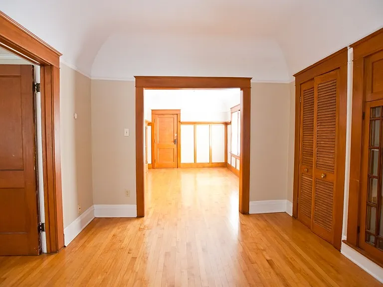 Freshly Renovated 2BR Apartments Near UWM Heat Included — Photo 14