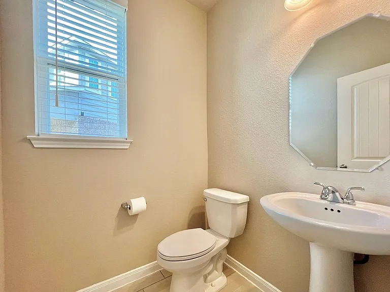 1606 Misty Elm St — Photo 33