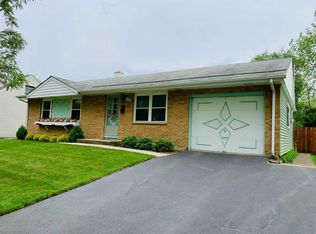 170 Cherrywood Rd, Buffalo Grove, IL 60089