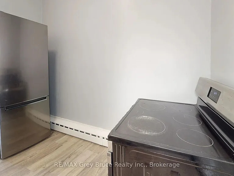 844 2nd Ave E #6 — Photo 6