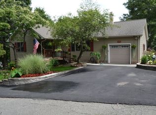 313 Idalroy Trl, Hopatcong, NJ 07843