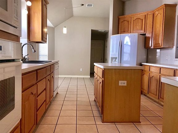 5th image of 424 Jenkins Ln