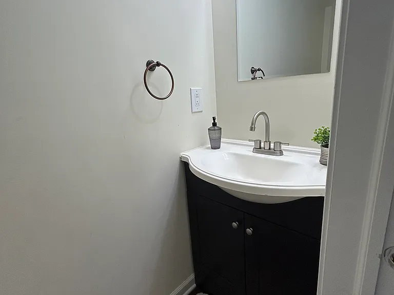 18 Avebury Pl — Photo 15