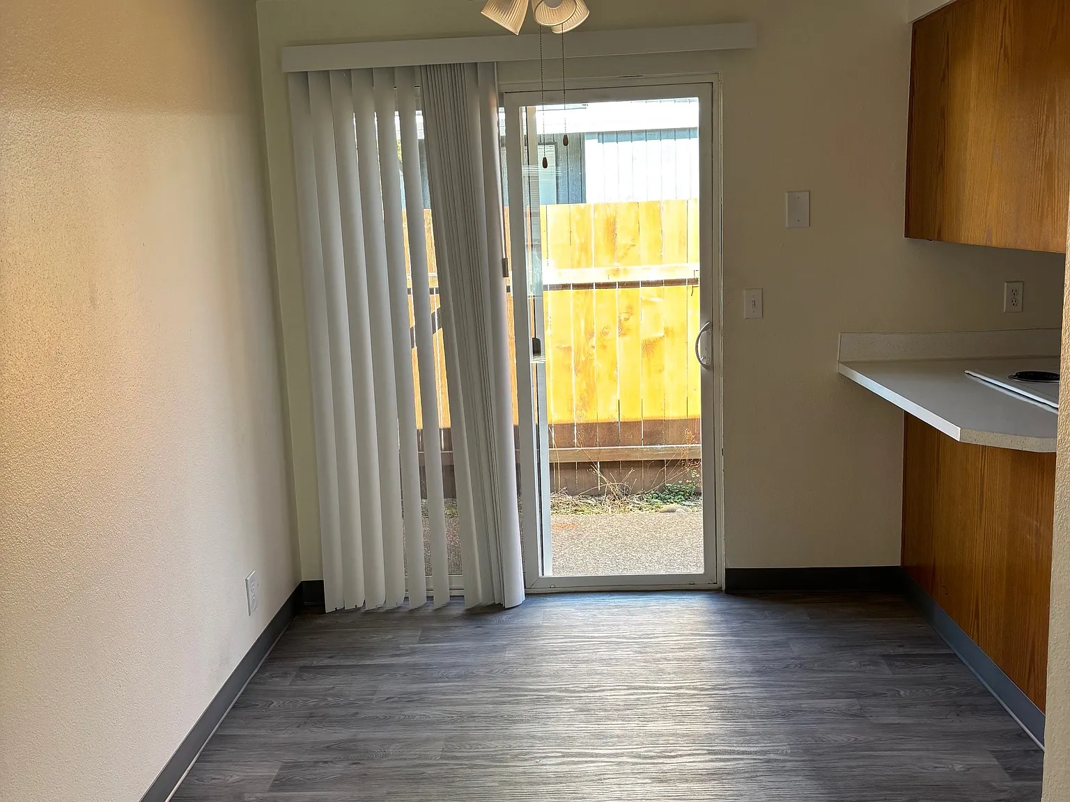 72nd - 395 — Photo 2