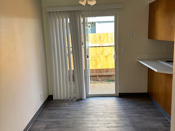 2nd image of 5130-5208 SE 72nd Ave