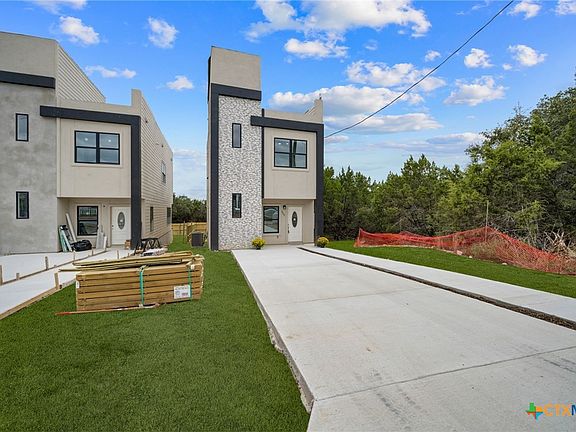 3rd image of 662 Canyon Circle Dr