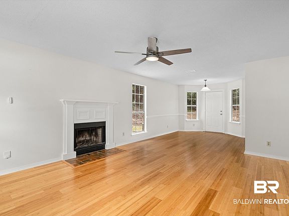 3rd image of 232 Bayview Dr
