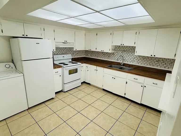 Charming 2-bedroom, 1-bathroom condo — Photo 10