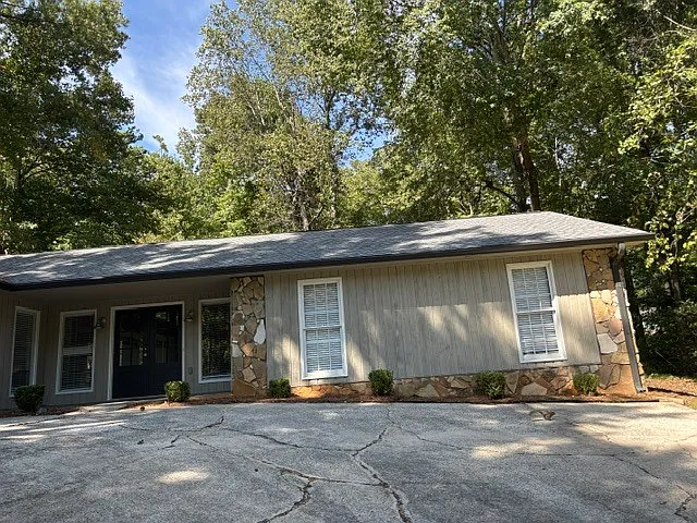 3 bed, 2.0 bath, 1937 sqft, $2,550 — Photo 3