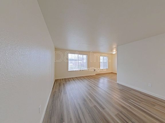 3rd image of 325 SE Lilly Ave #A