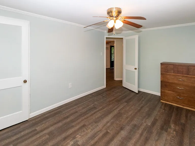 2717 Cherokee Ave — Photo 8
