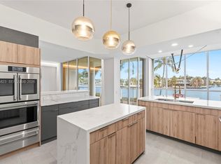 3801 NE 207th St #TH6, Aventura, FL 33180
