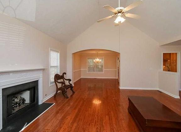 5th image of 1375 Fountain Cove Ln