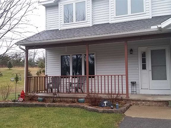 3rd image of 1701 Plum Dr