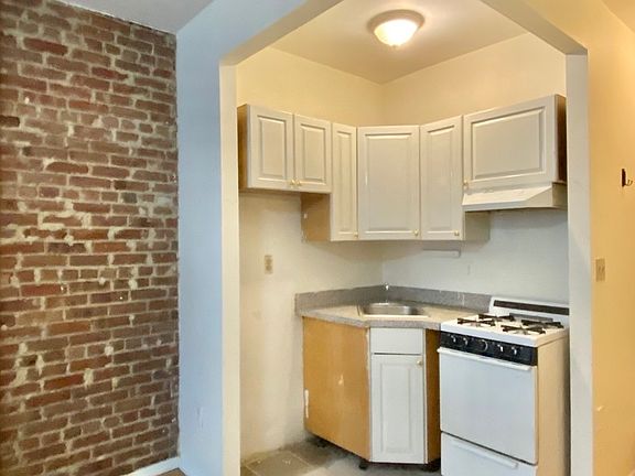 2nd image of 449 W 37th St APT 3FW