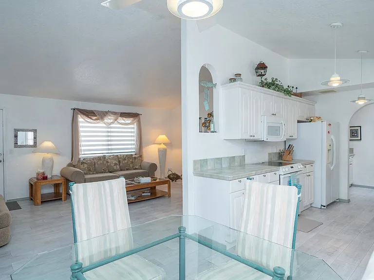 3910 Coral Reef Dr — Photo 27