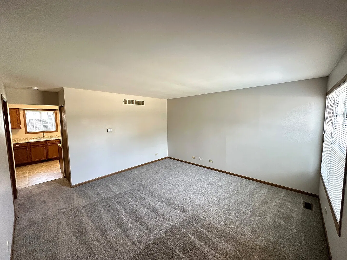 2 bed, 1.5 bath, 1033 sqft, $1,850 — Photo 4