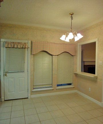 4th image of 54 Apricot Ct