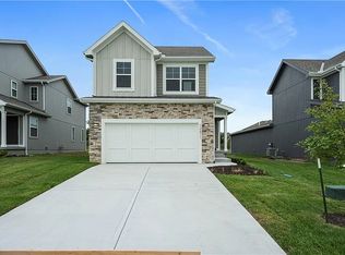 12611 S Burrows St, Lees Summit, MO 64086