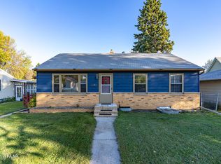 2010 11th Ave N, Grand Forks, ND 58203