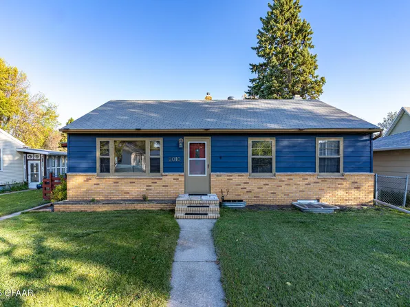 2010 11th Ave N, Grand Forks, ND 58203