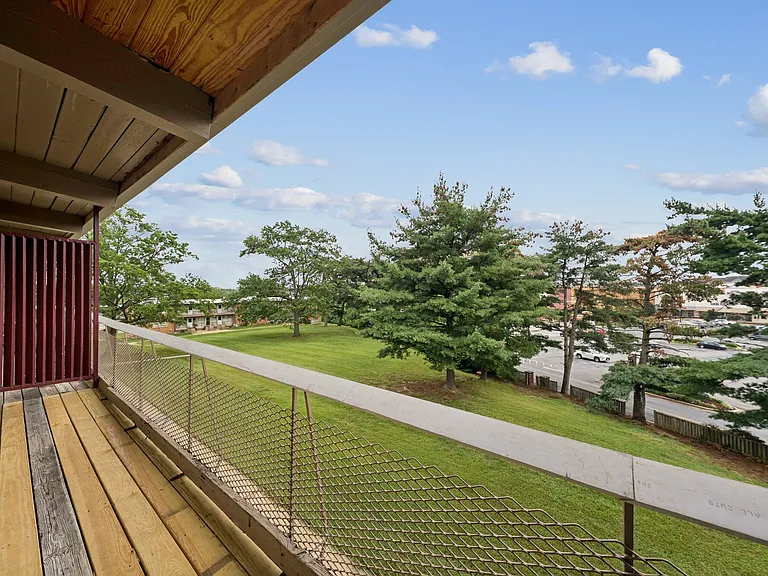 Belcrest Plaza — Photo 21