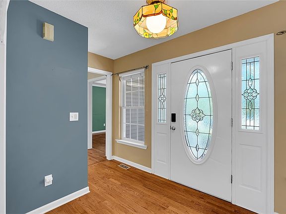 5th image of 205 Ashford Ct