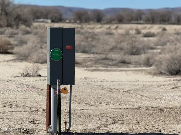 43 Cliff Banks Ct, Lovelock, NV 89419