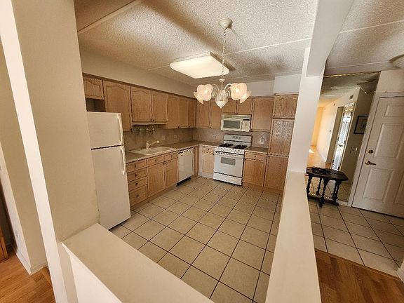 3rd image of 7061 W Touhy Ave APT 507