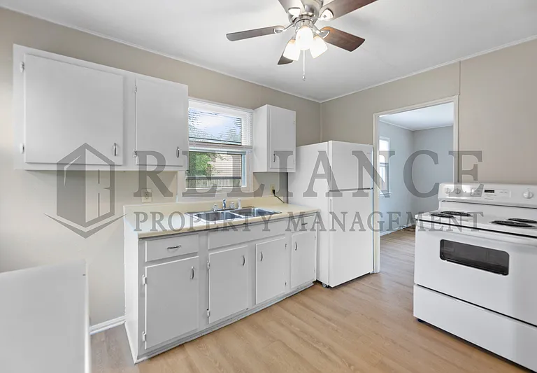 2450 N Prince St — Photo 8