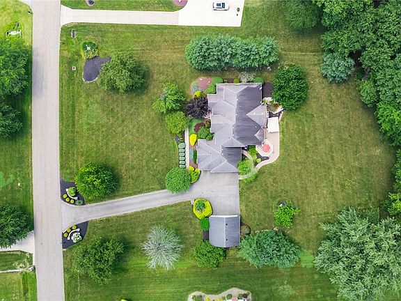 5th image of 7850 Meadowood Dr