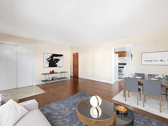 4th image of 8 Truesdale Dr