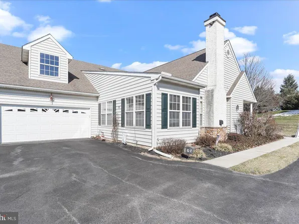 170 Rose View Dr, West Grove, PA 19390