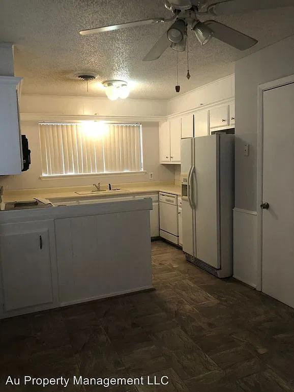 4802 South Austin Street - 1 — Photo 2